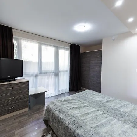 Alva Aparthotel 3*